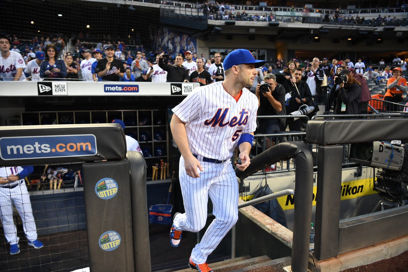 David Wright takes the field at Citi Field